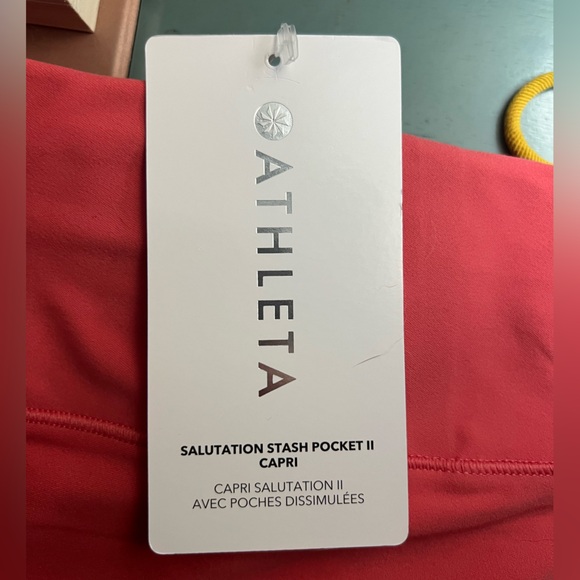 NWT Athleta Salutation Stash Pocket II Capris - Picture 5 of 5